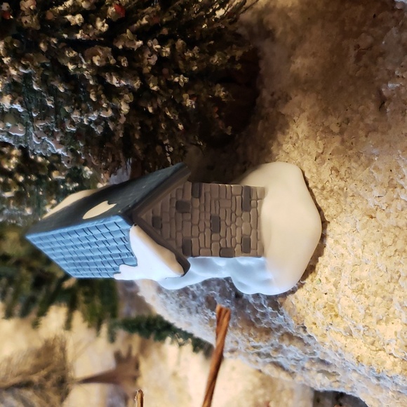 DEPARTMENT 56 - Alpine Village Sign - Retired Piece - In Original Box - Picture 5 of 6